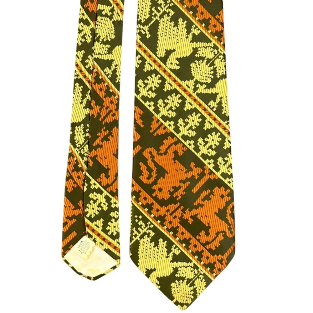 Vintage 70s Dacron Polyester Necktie Mens Heraldic Lion Geometric Wide Blade 54"